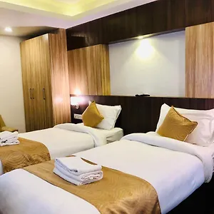 3* Hotel The Milestone &
